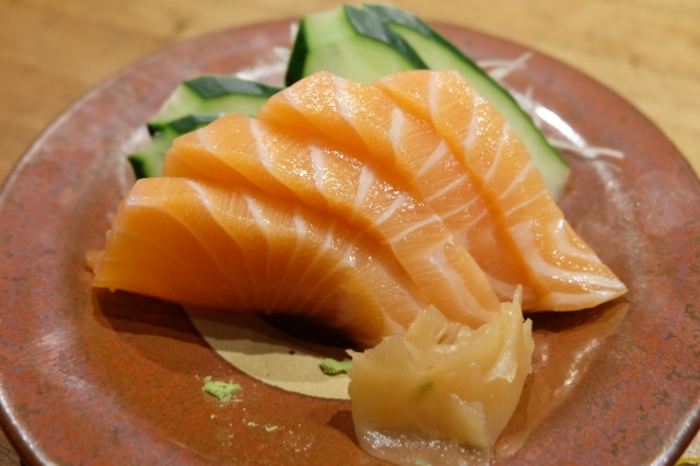 nikkei-salmonsashimi